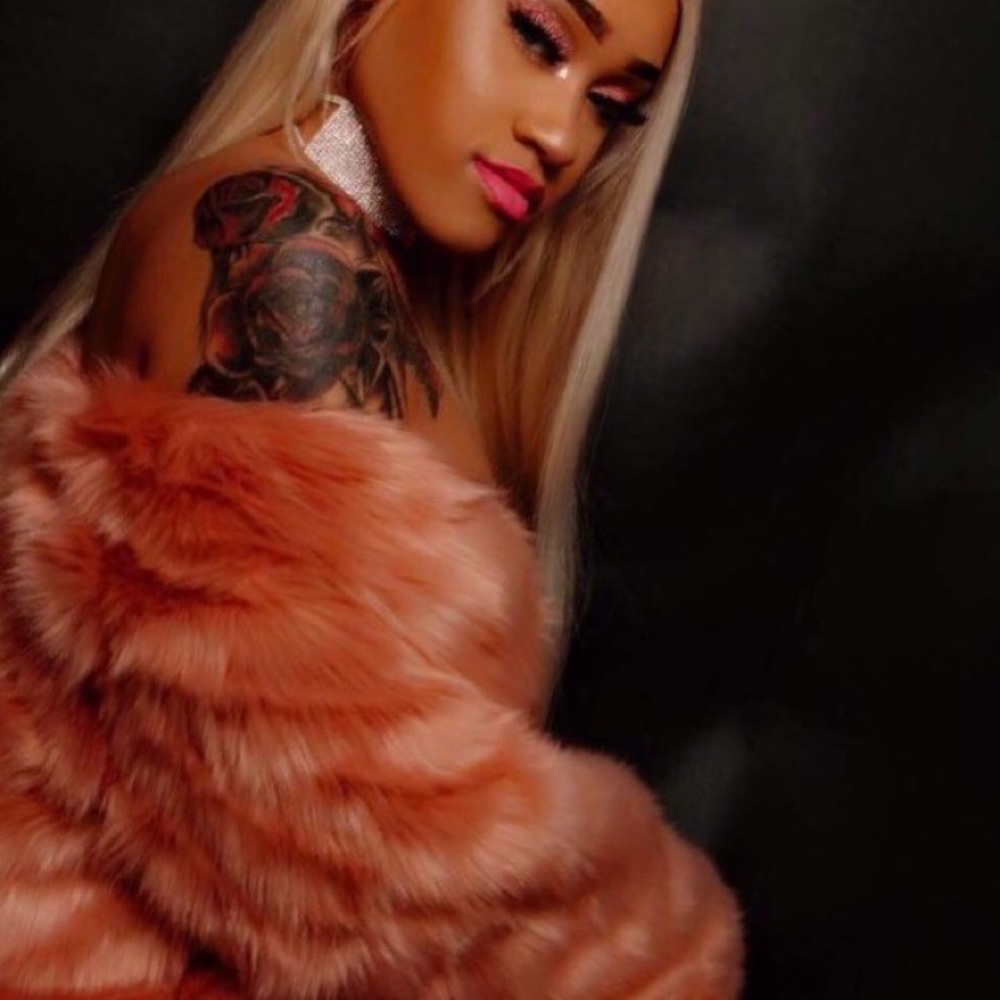 Fur coat 💖 - Picture 2 of 7